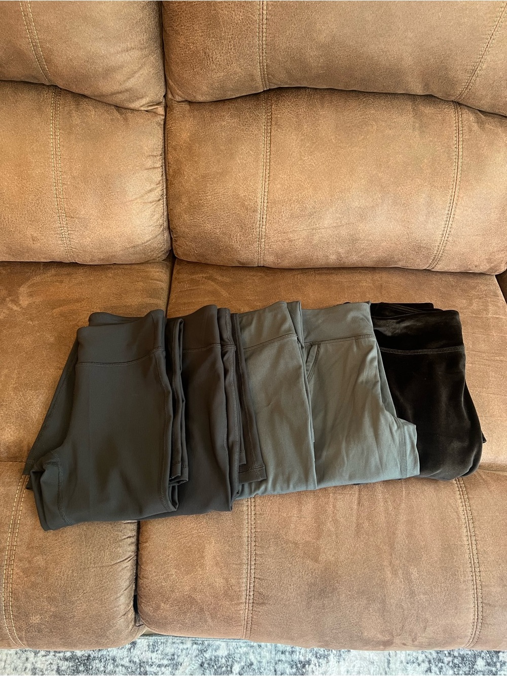 Lot of 5 Girls Size 10 Yoga Pants and Leggings Yogalicious and 32 Heat